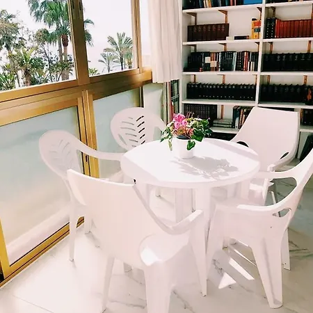 アパート Mayoral Frontline *